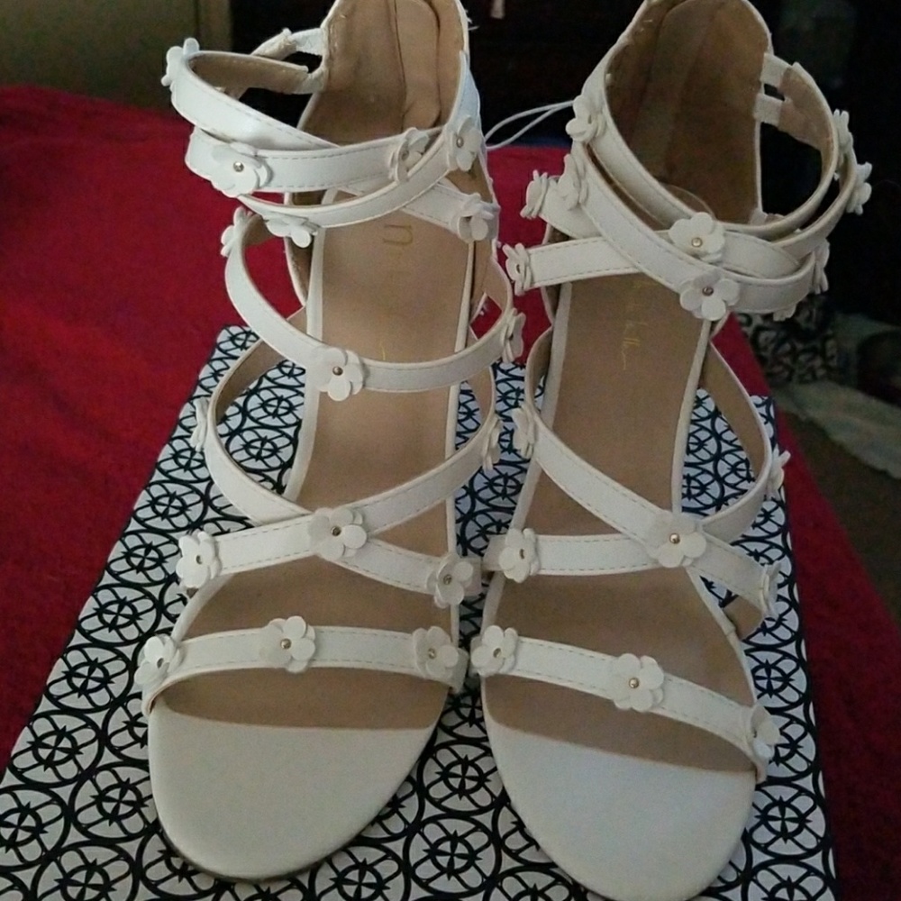 Designer Shoes - Picture 3 of 5